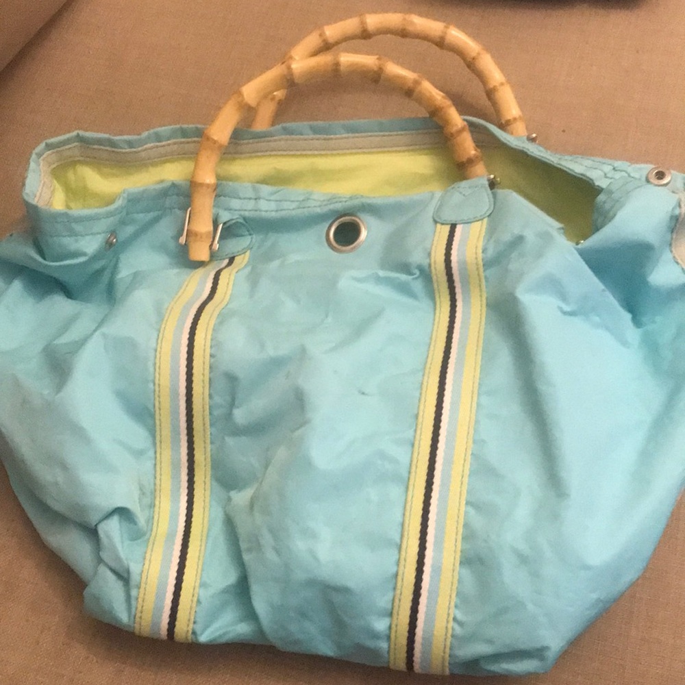 Beach bag with wet swimsuit compartment!